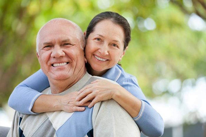 dental-implants-senior-couple